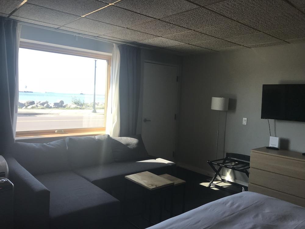 Harbor Inn Self Check-in Hotel photo 15
