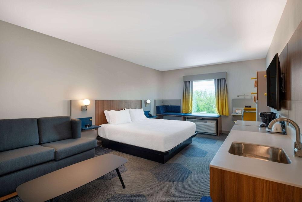 Microtel Inn & Suites by Wyndham Winchester photo 15