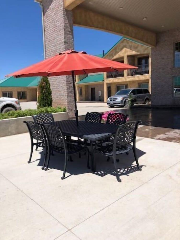CB&M Executive Suites photo 10