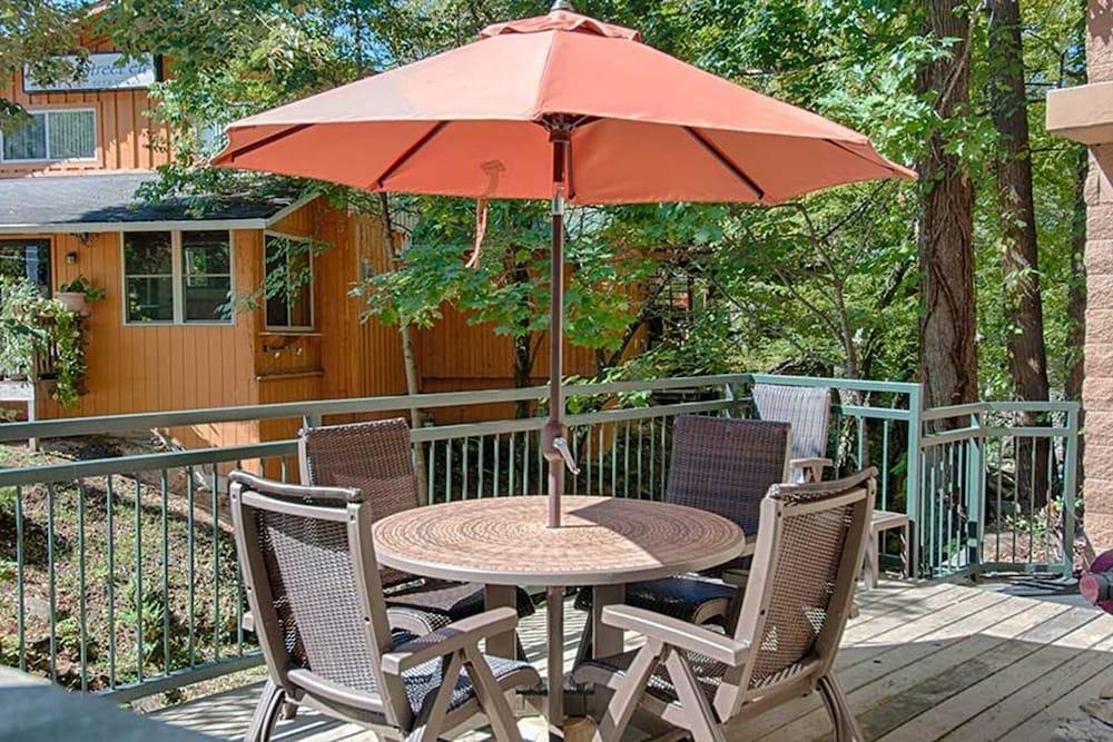 Old Creek Lodge photo 36