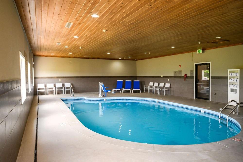 Country Inn & Suites by Radisson, Greenfield, IN photo 52