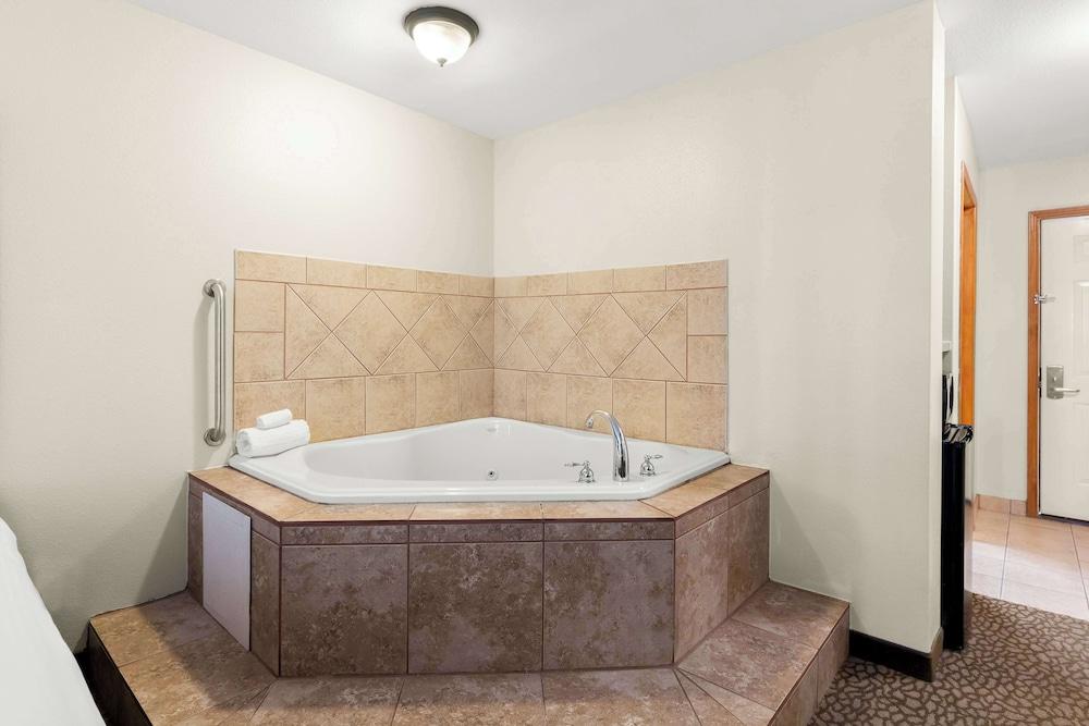 Best Western George West Executive Inn photo 8