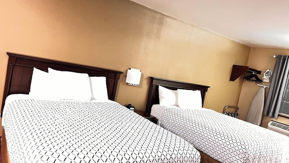 Morgan Inn And Suites photo 34