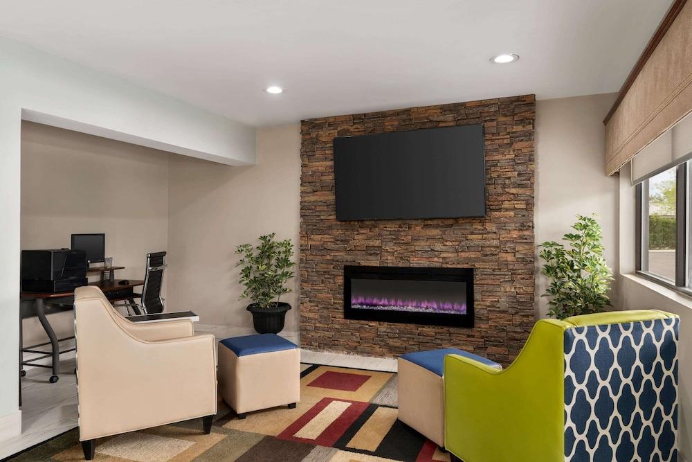 Days Inn by Wyndham Anderson photo 18
