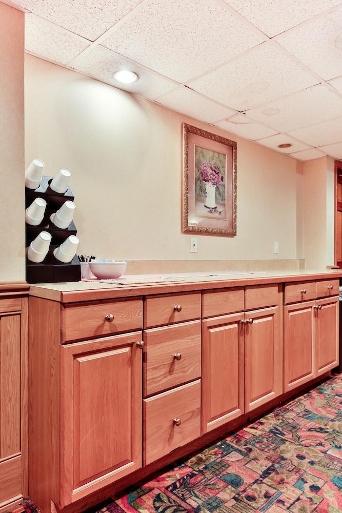 The View Inn & Suites photo 30