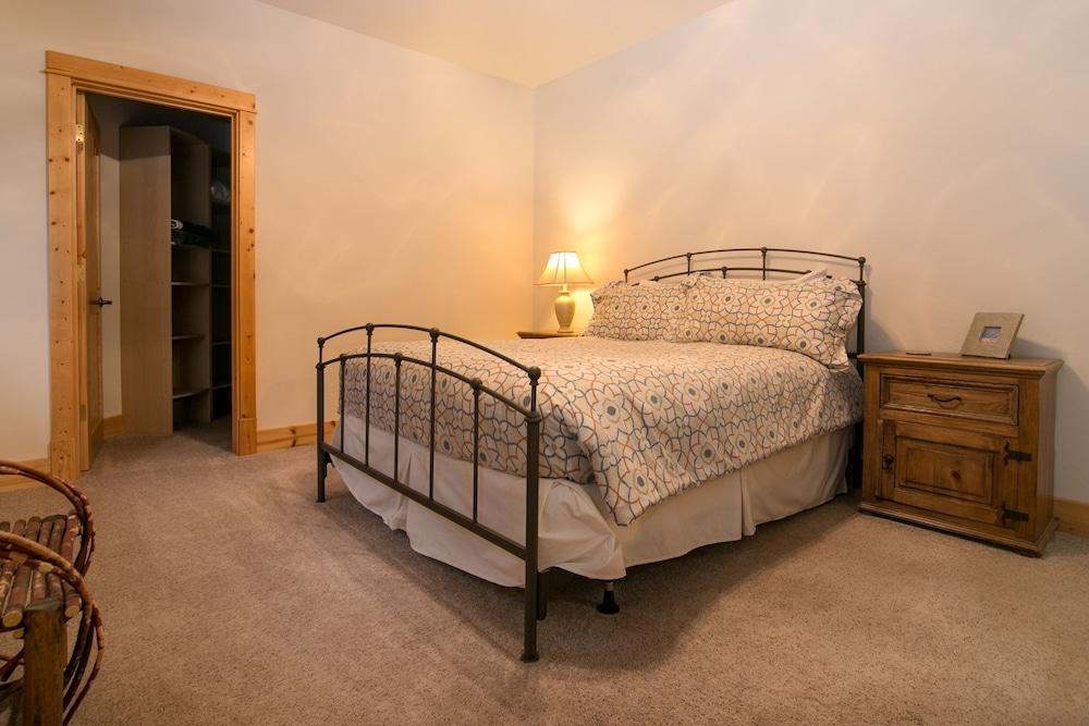 Pineview Lodge photo 20