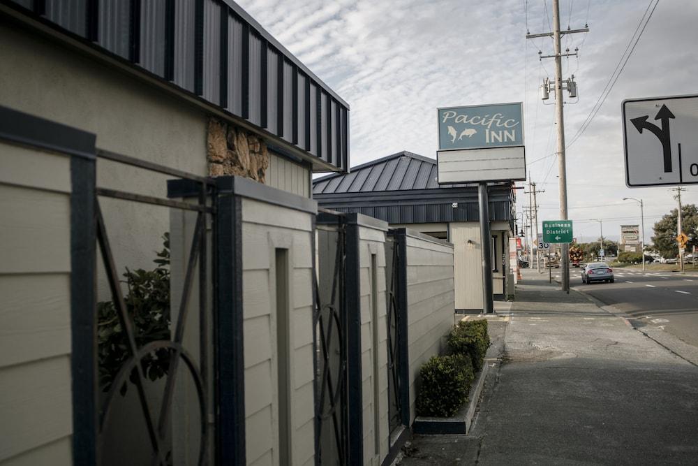 Pacific Inn photo 8