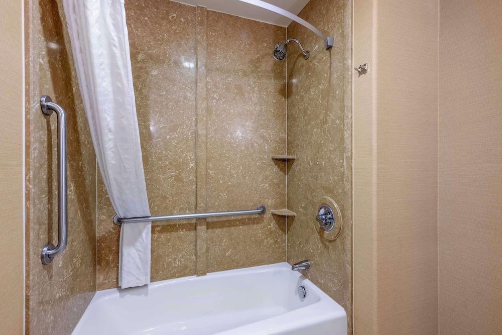 Best Western Plus Midland Suites photo 20