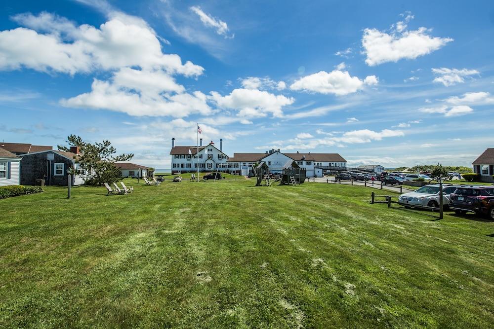 Lighthouse Inn photo 65