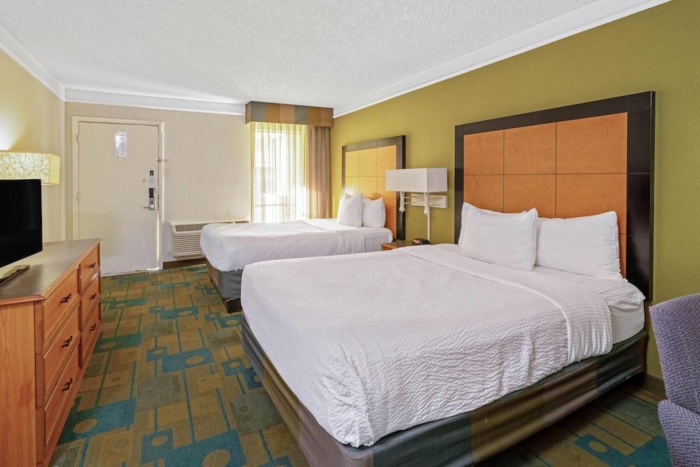 Travelodge by Wyndham Phoenix North photo 4