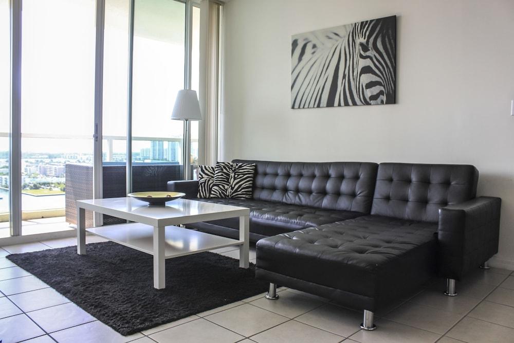 Best Holiday Suites photo 17