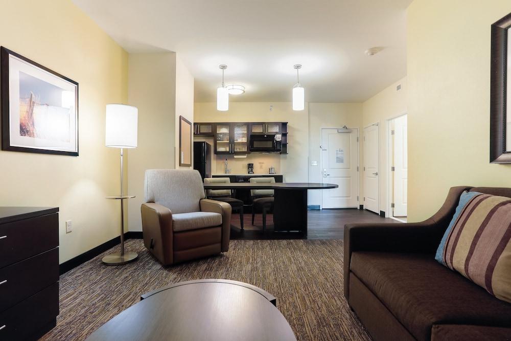 Candlewood Suites Lenexa - Overland Park Area by IHG photo 13