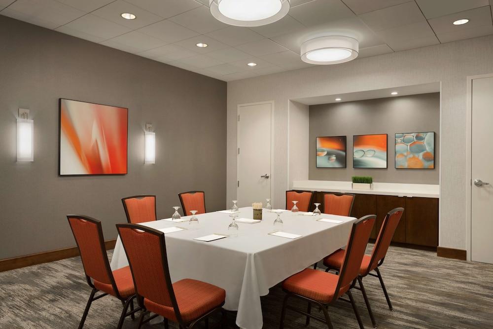 DoubleTree by Hilton Hartford - Bradley Airport photo 26