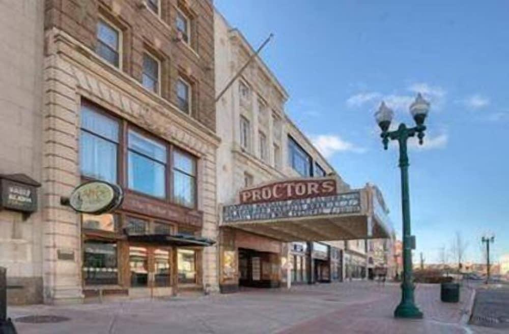 The Parker Inn & Suites photo 41