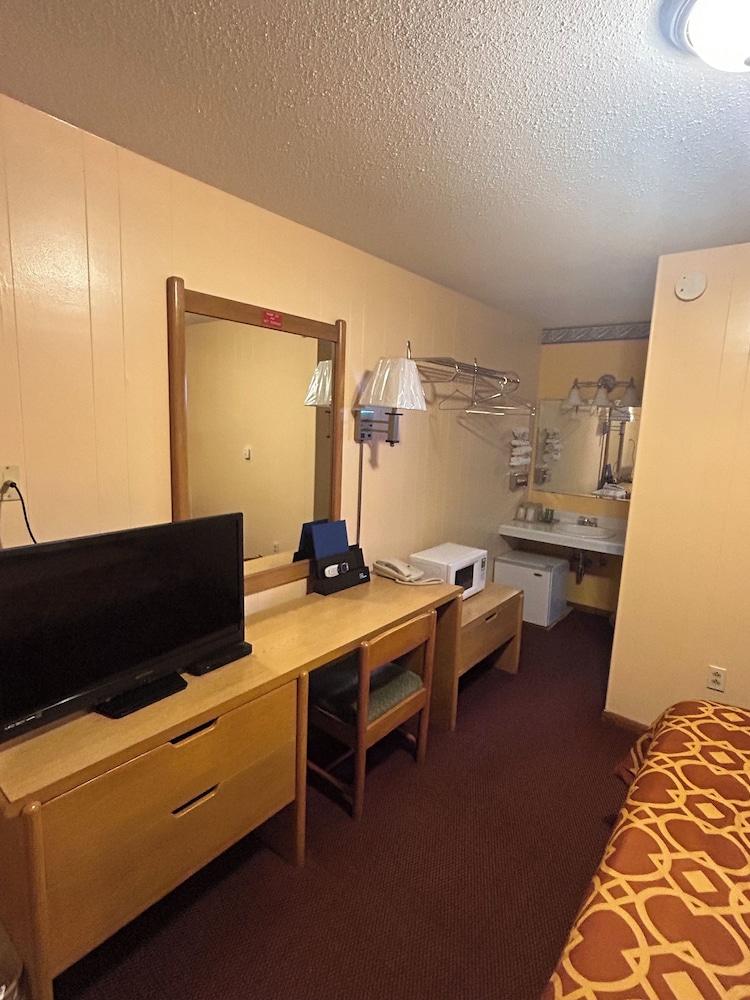 Royal Rest Motel photo 7