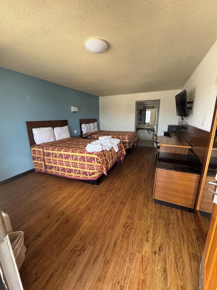 spanish trails inn photo 12