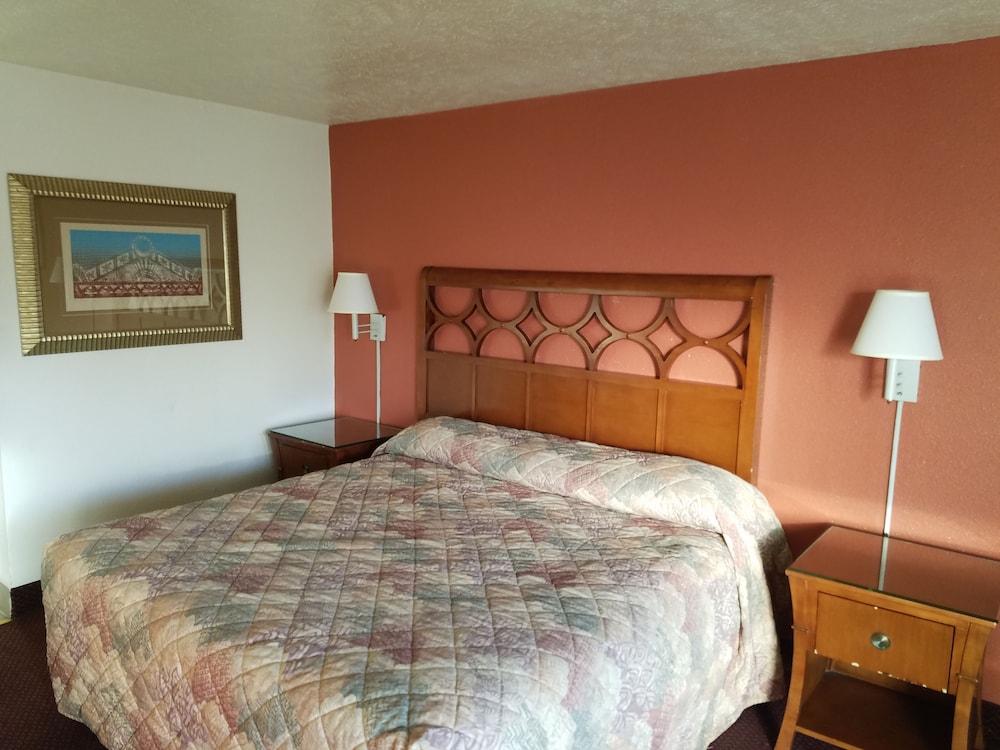 Masters Inn Columbia I-26 photo 11