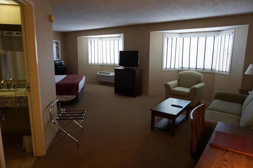 Findlay Inn and Conference Center photo 15