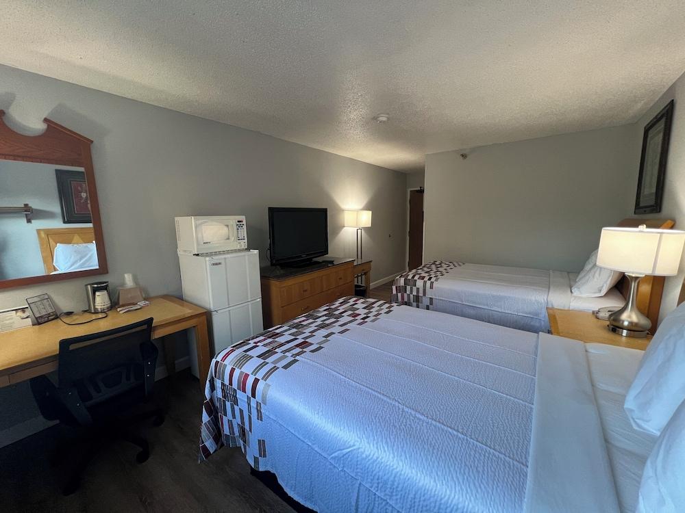Economy 7 Inn - Norfolk photo 15