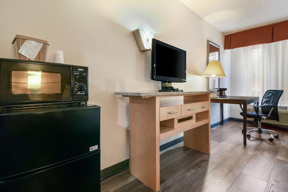 SureStay Plus Hotel by Best Western Tarboro photo 5