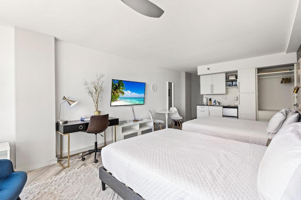 Oceanside Inn Studios by Brightwild photo 47