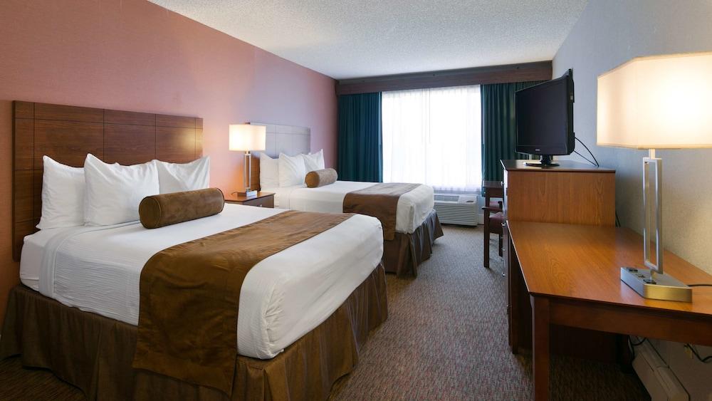 Clarion Pointe Mount Vernon - Burlington photo 3