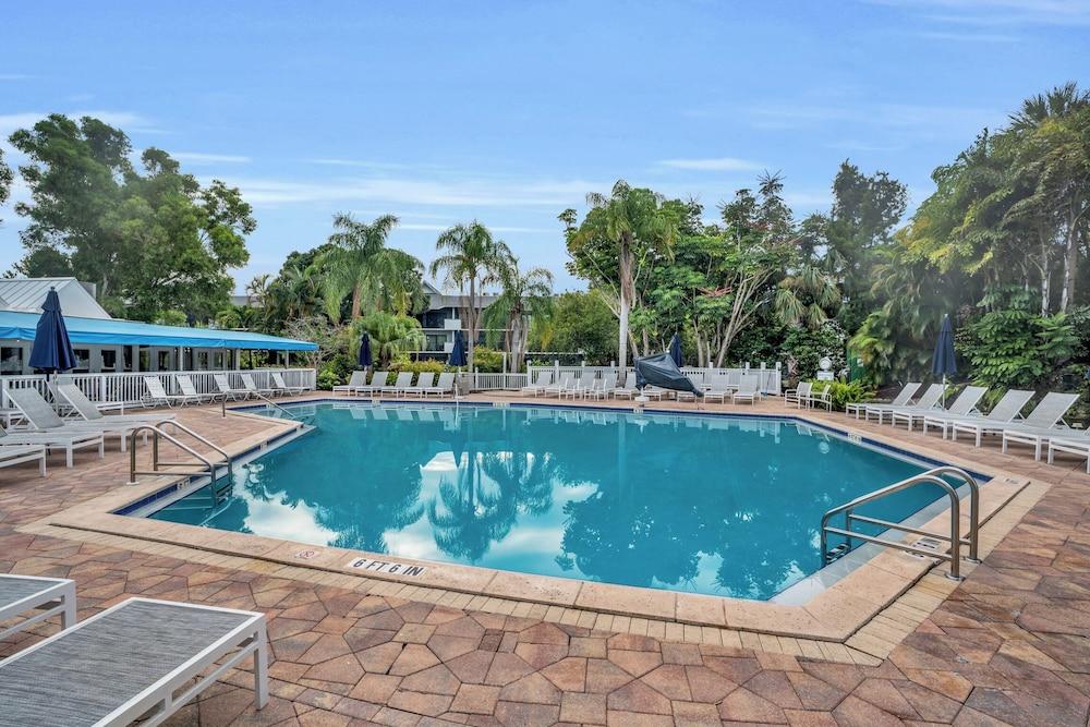 Park Shore Resort photo 21
