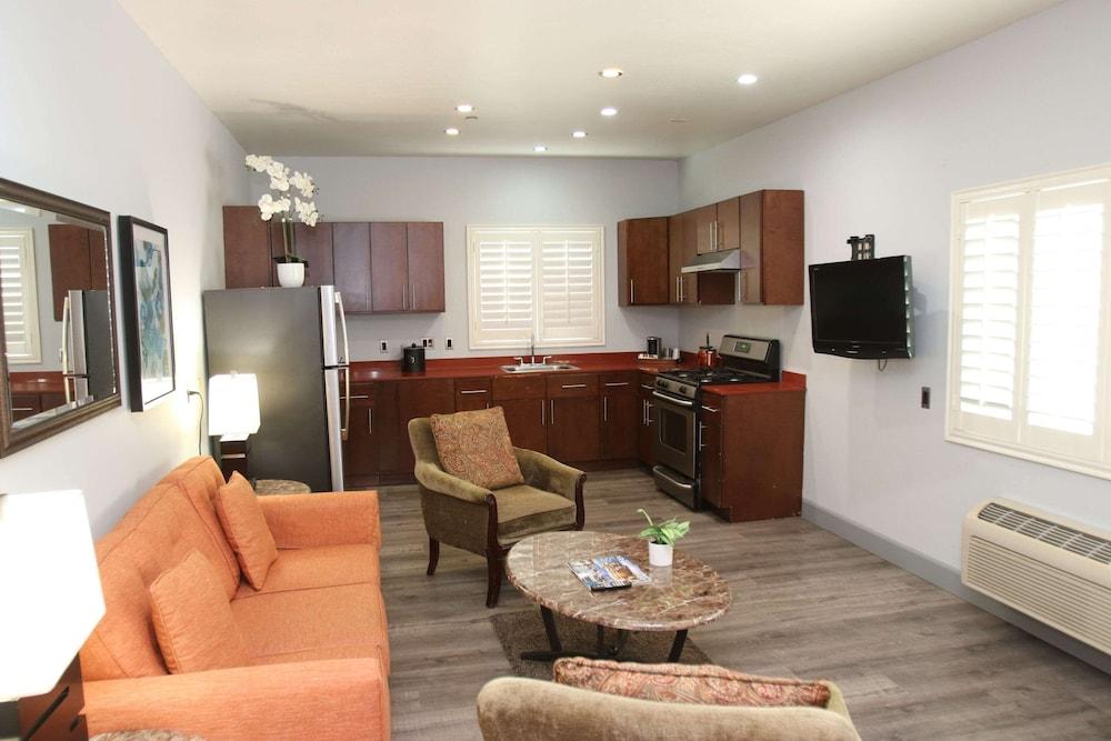 BLVD Hotel and Studios Universal-Hollywood, an Ascend Collection Hotel photo 47