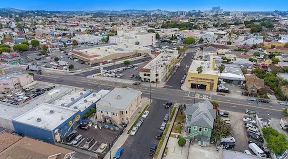 Pads on Pasadena Ave photo 16