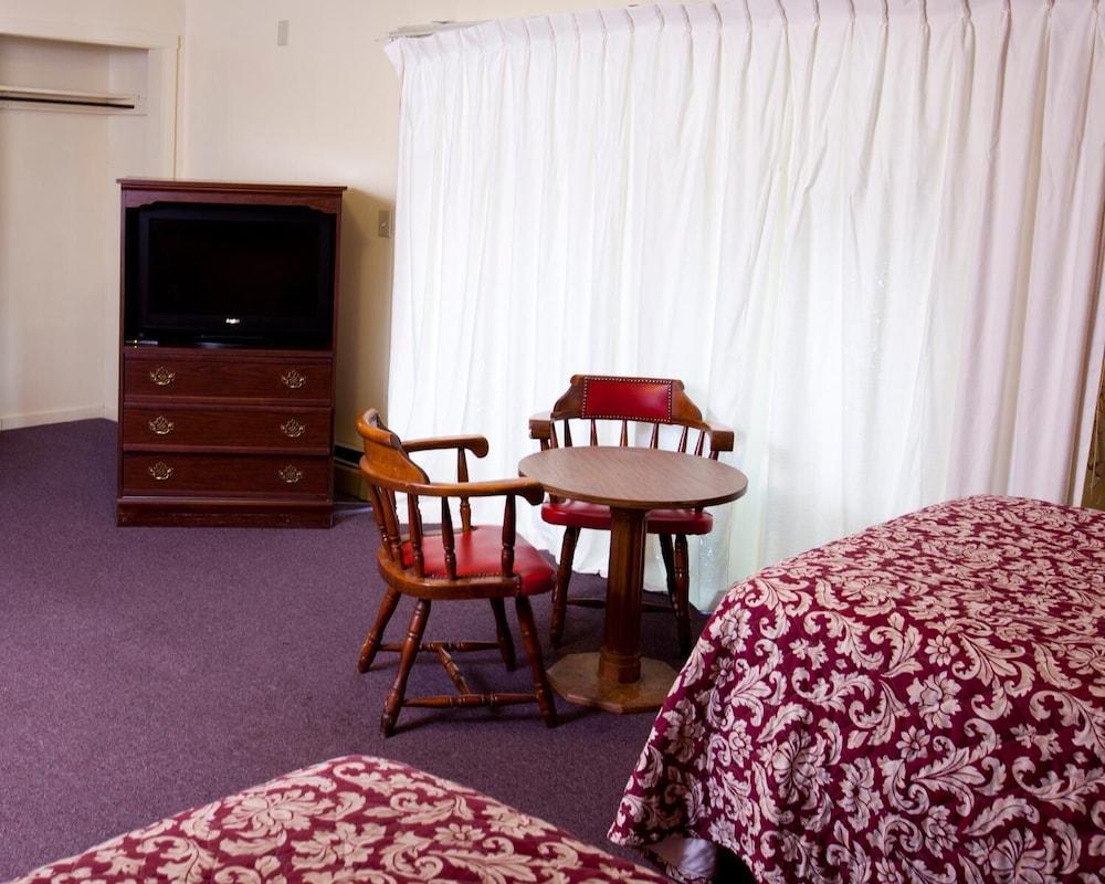 Charlie's Motel photo 5