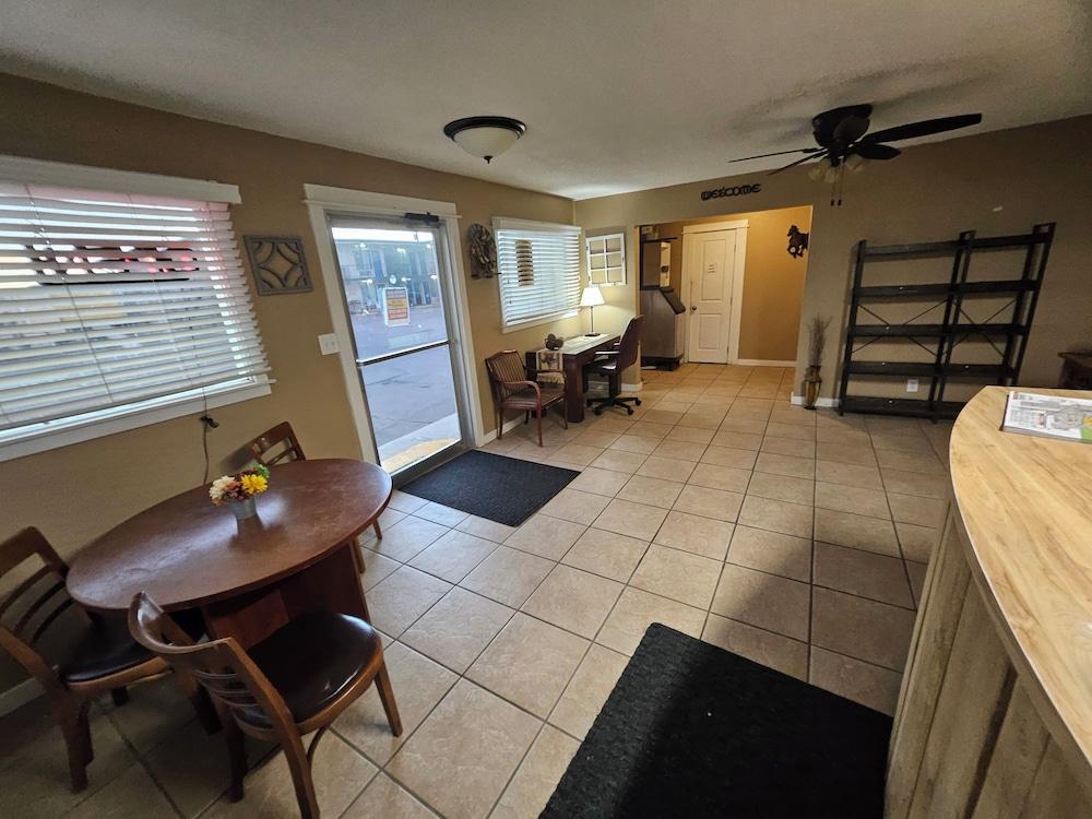 Home Away Inn LLC Laramie photo 3