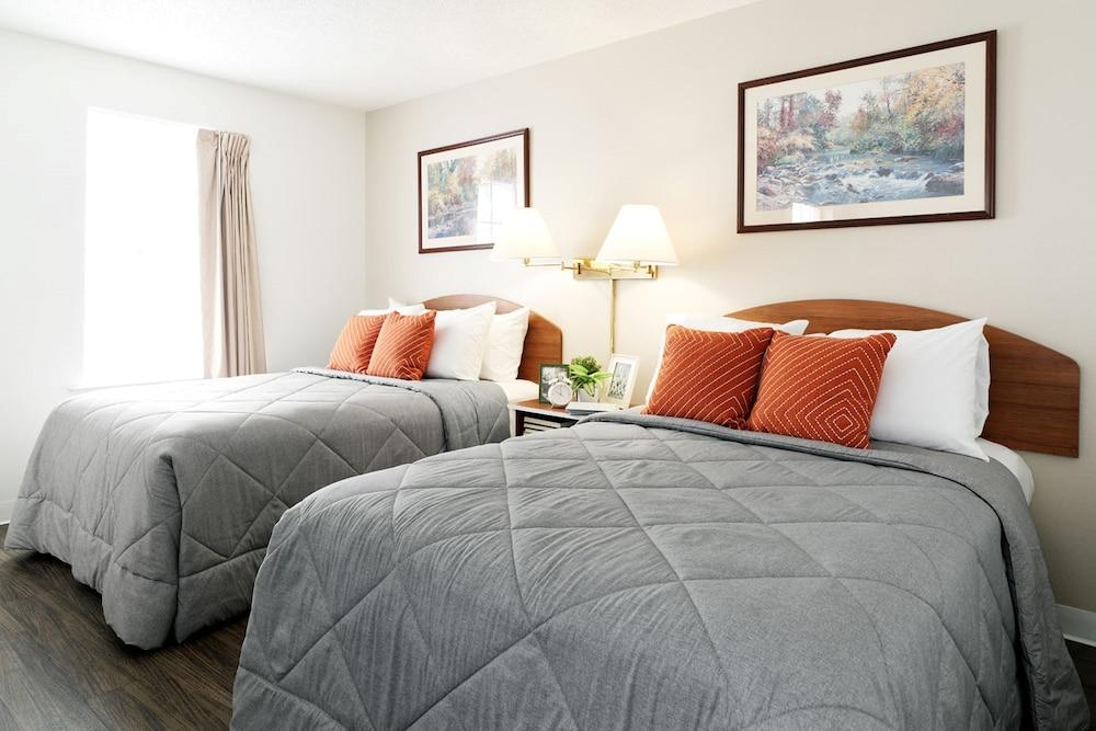 InTown Suites Extended Stay Indianapolis IN - I-70/Post Road photo 4