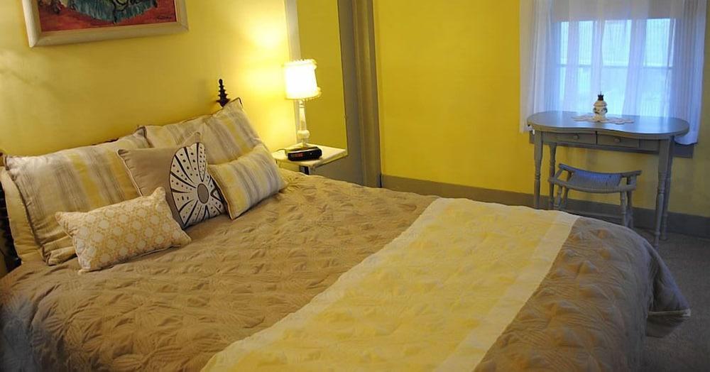 Crestmont Inn photo 9