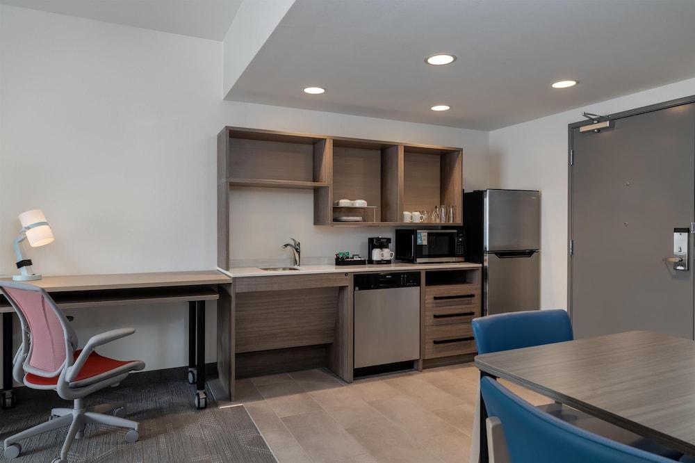 Home2 Suites By Hilton Ames photo 17