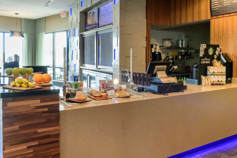 Courtyard by Marriott Lake Jackson photo 36
