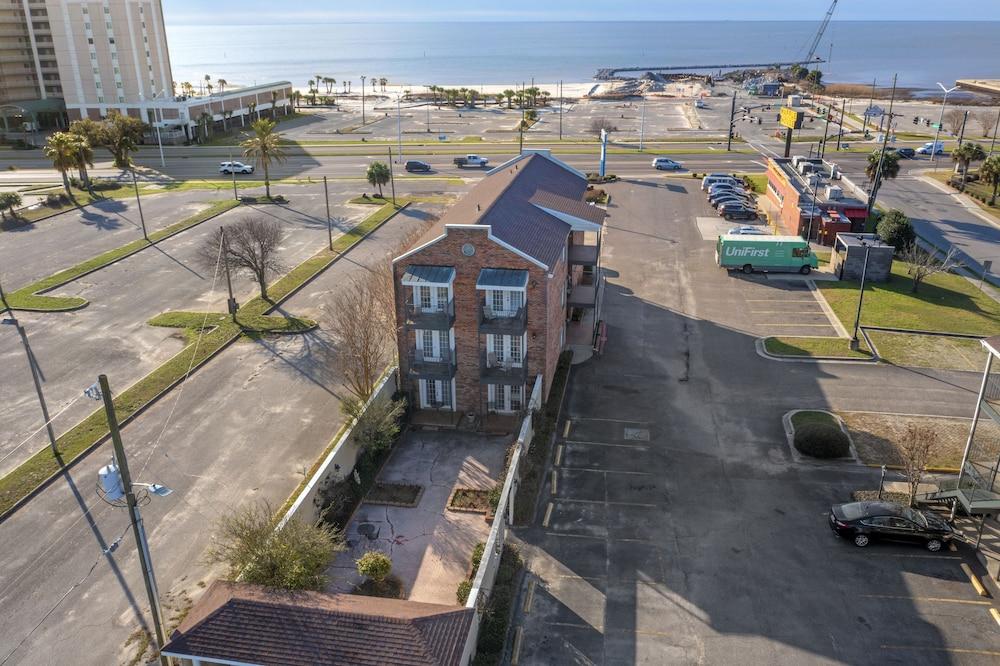 Edgewater Inn photo 70