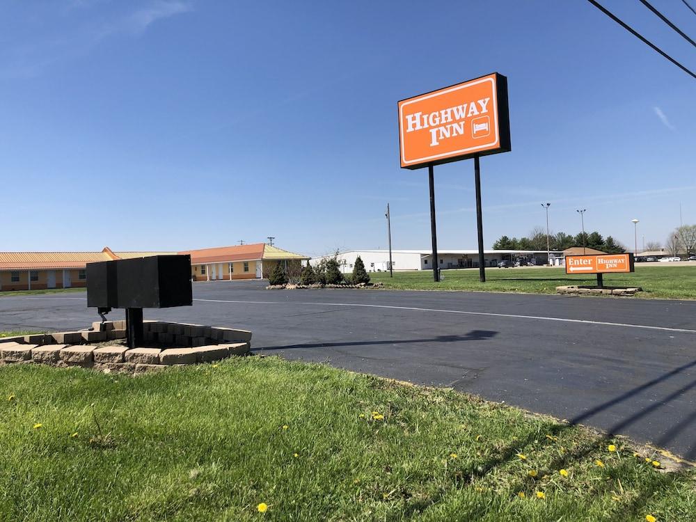 Highway Inn photo 26