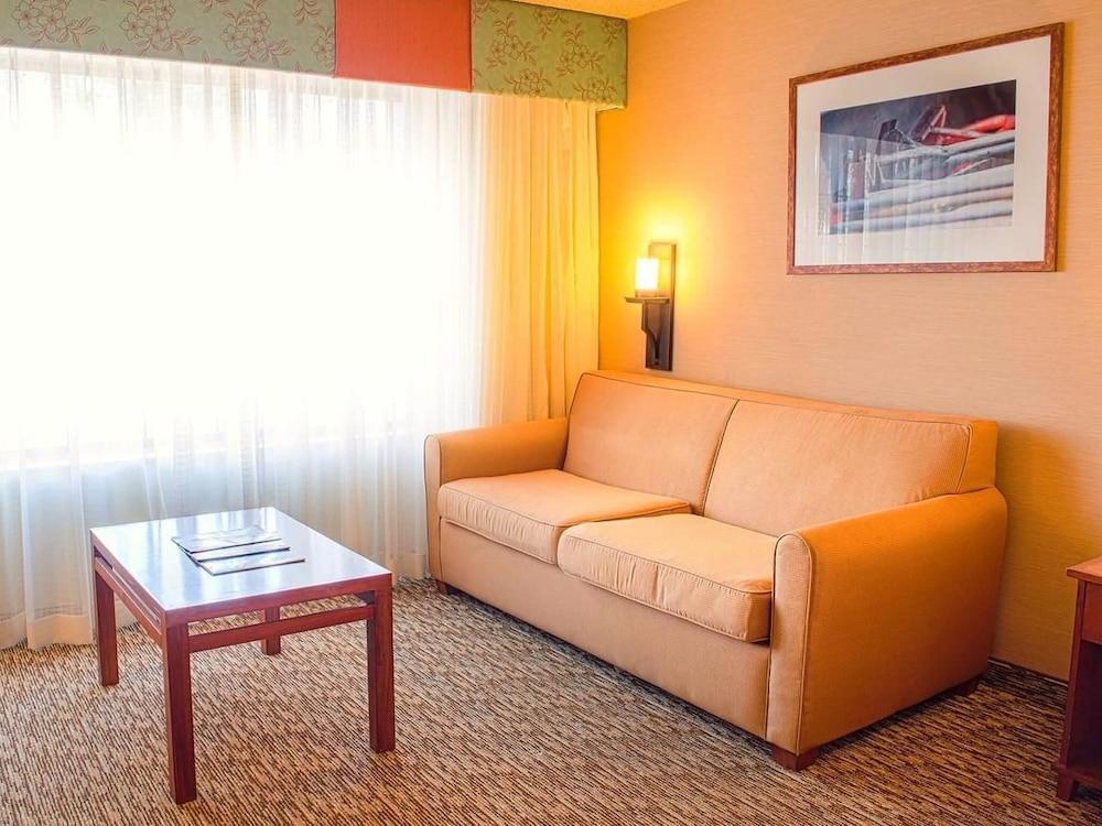 Mesa Golf Inn & Suites photo 2