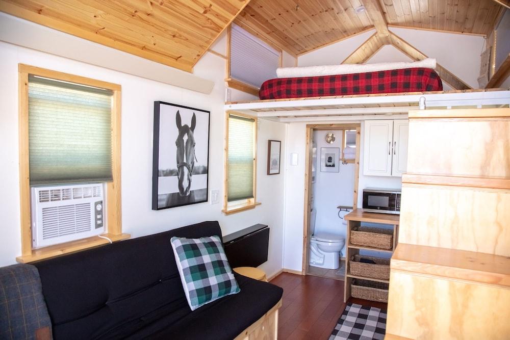 Trail and Hitch Tiny Home Hotel and RV photo 55