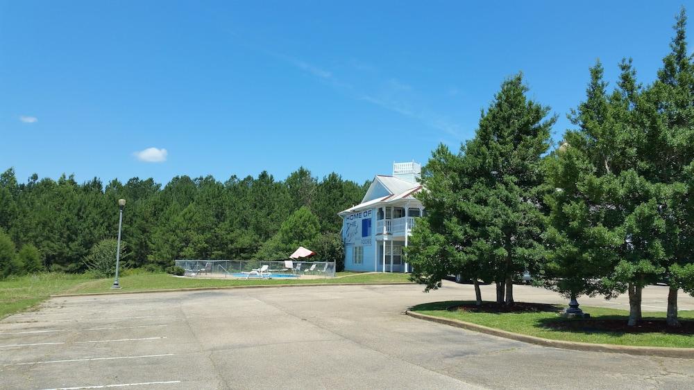 Victorian Inn photo 44