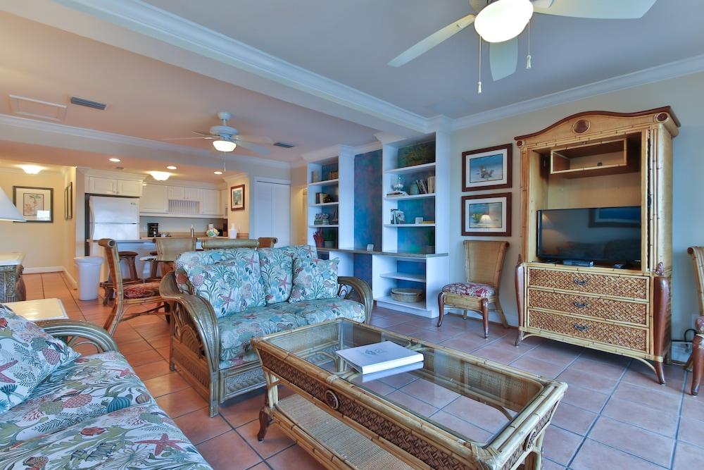 Tortuga Inn Beach Resort photo 84