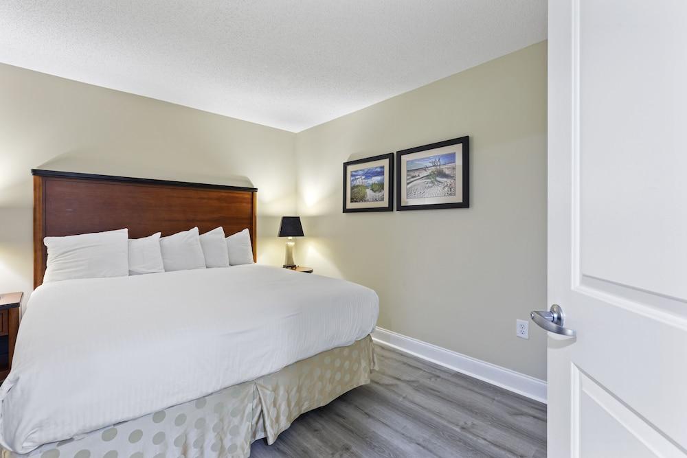 Sandy Beach Oceanfront Resort photo 15