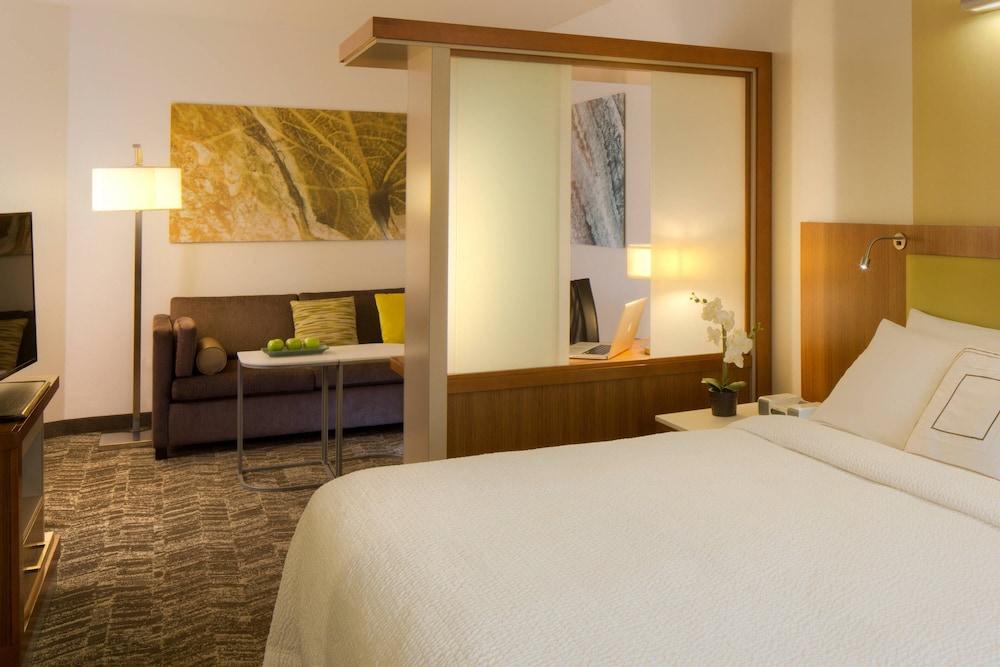 SpringHill Suites Anchorage University Lake photo 6