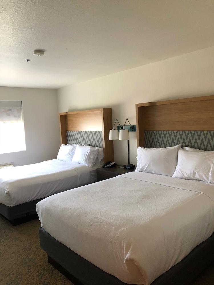Holiday Inn Selma - Swancourt by IHG photo 3