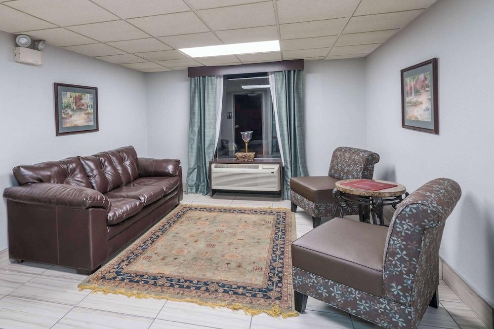 Days Inn by Wyndham Goodlettsville/Nashville photo 4