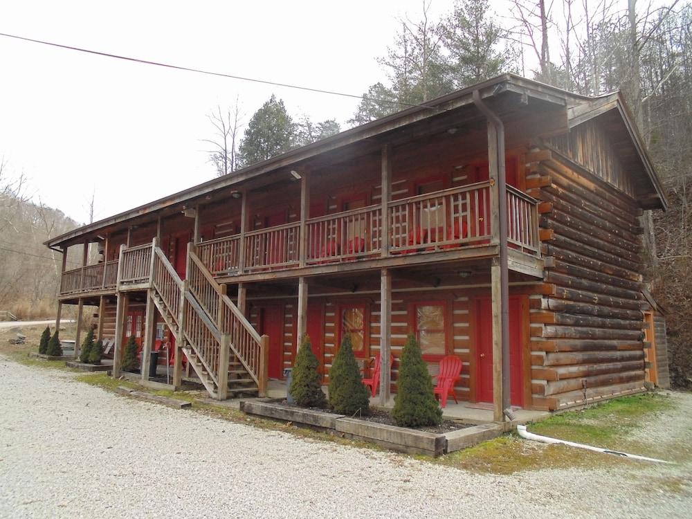 Black Bear Lodge Motel photo 20