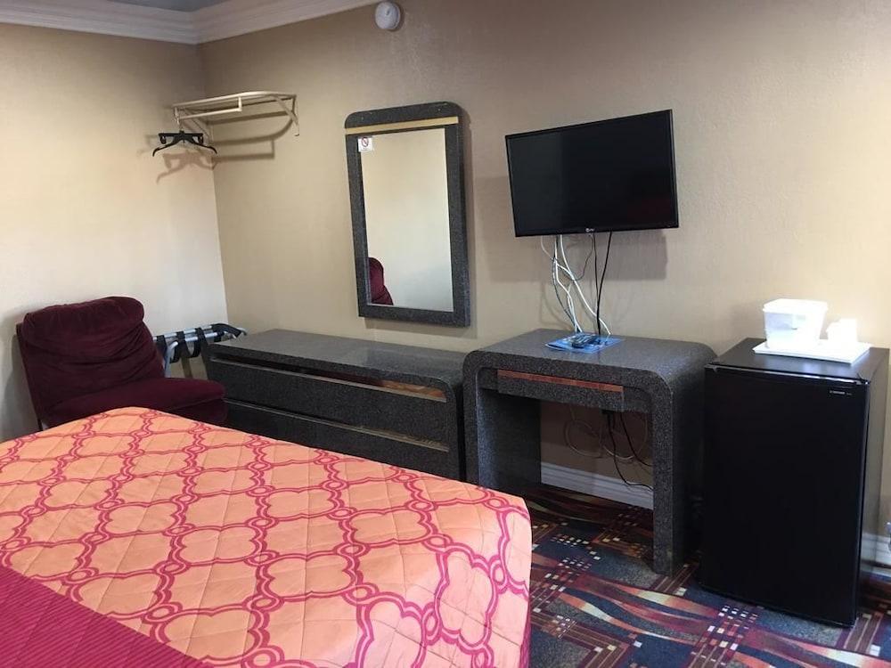 Budget Inn photo 2