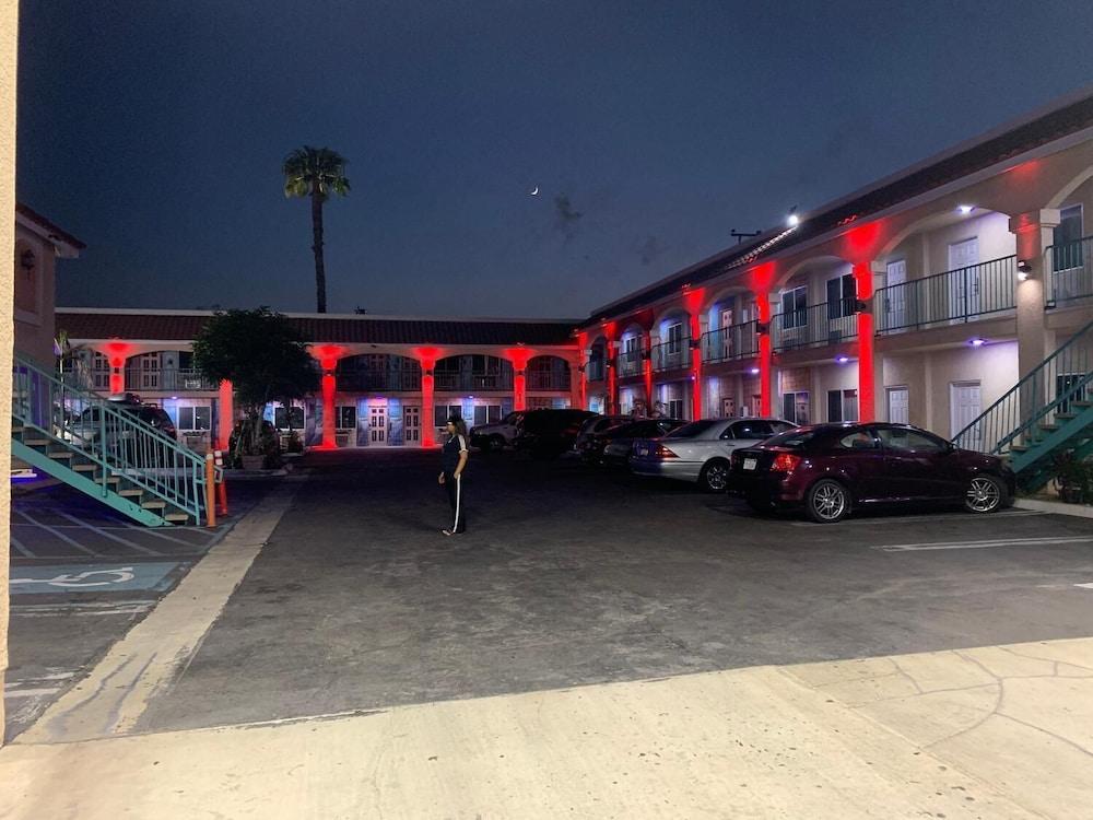 Mesa Motel photo 16