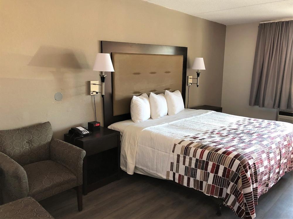 Red Roof Inn Greenville, NC photo 13
