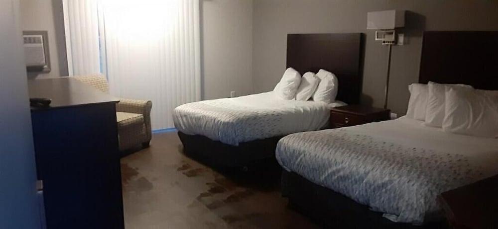 Maplehurst Motel photo 12